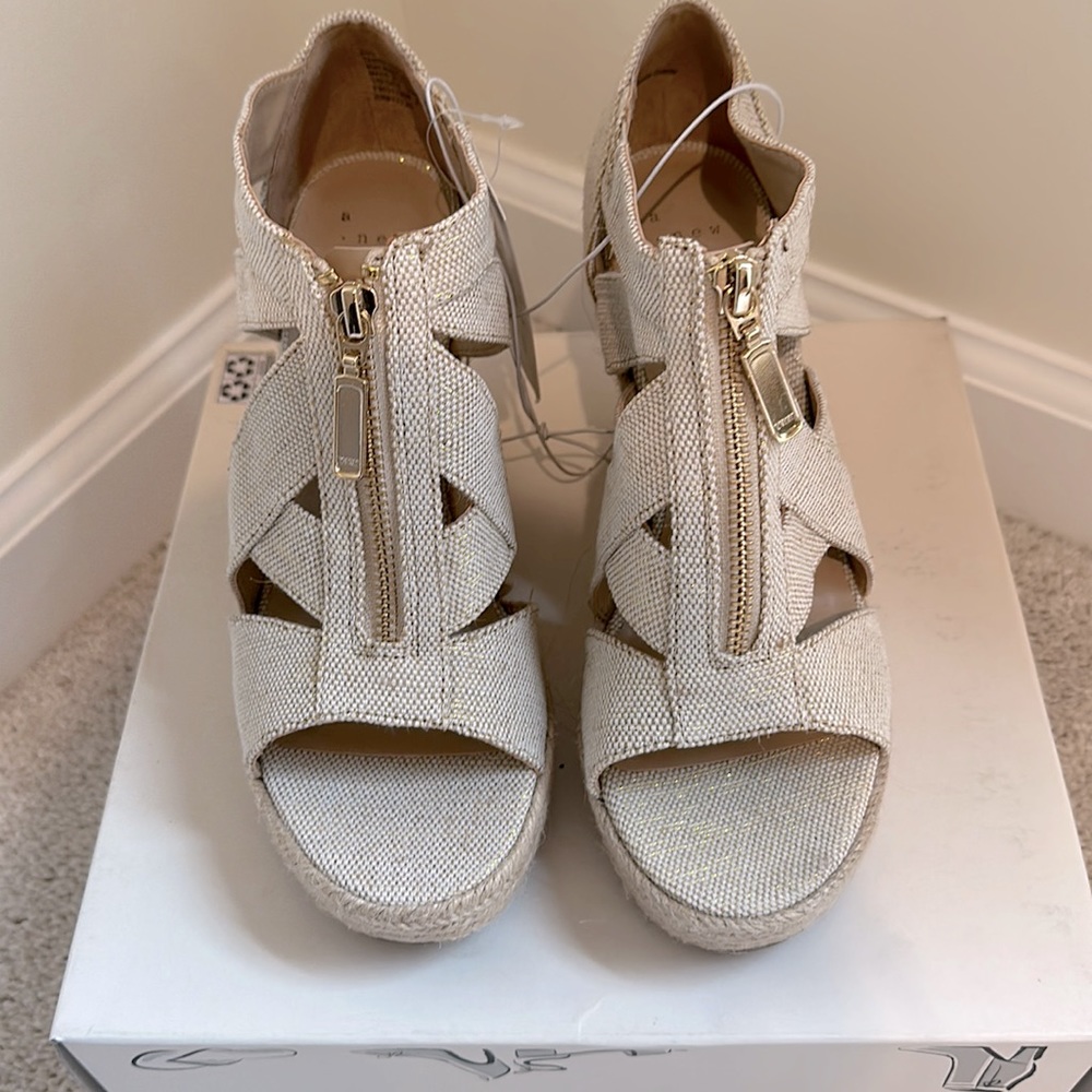 a.new day 6.5 Cream Wedges.